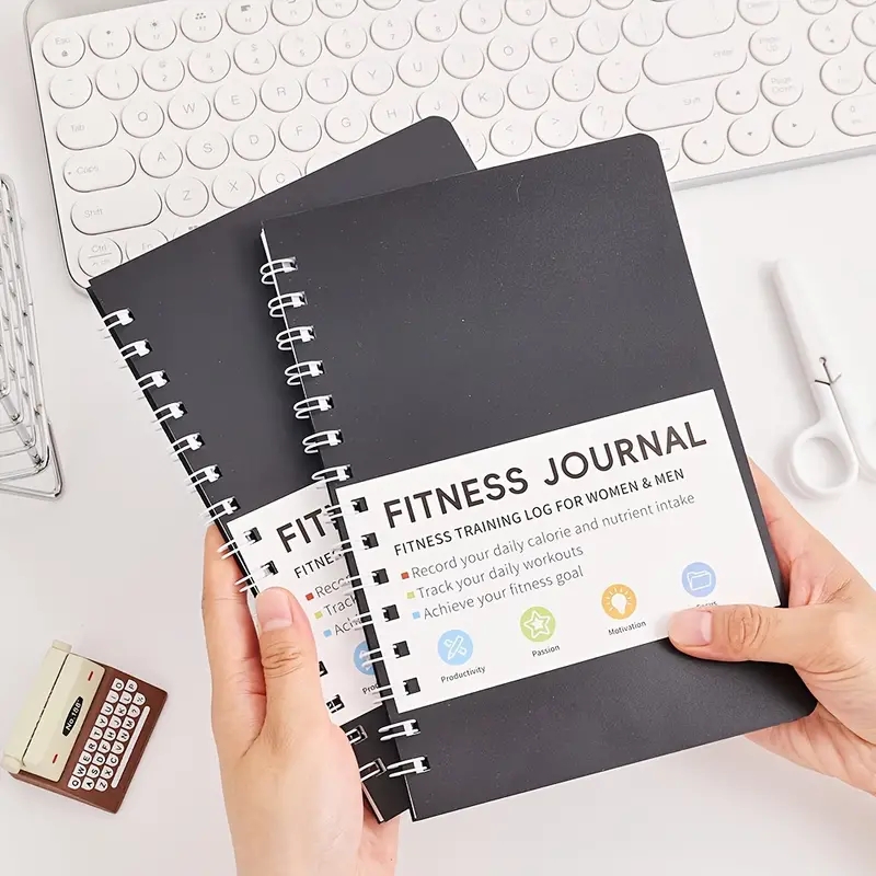 フィットネスジャーナルノートブック 毎日の運動と栄養計画 3 - Fitness Nutrition Journal のレビューと価格